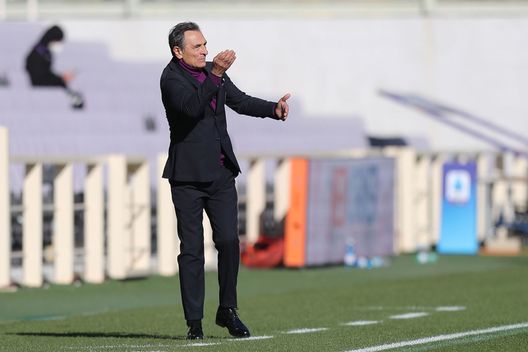 FLORENCE, ITALY - NOVEMBER 22: Cesare Prandelli manager of AFC Fiorentina gestures during the Serie A match between ACF Fiorentina and Benevento Calcio at Stadio Artemio Franchi on November 22, 2020 in Florence, Italy. (Photo by Gabriele Maltinti/Getty Images) FLORENCE, ITALY - NOVEMBER 22: Cesare Prandelli manager of AFC Fiorentina gestures during the Serie A match between ACF Fiorentina and Benevento Calcio at Stadio Artemio Franchi on November 22, 2020 in Florence, Italy. (Photo by Gabriele Maltinti/Getty Images)