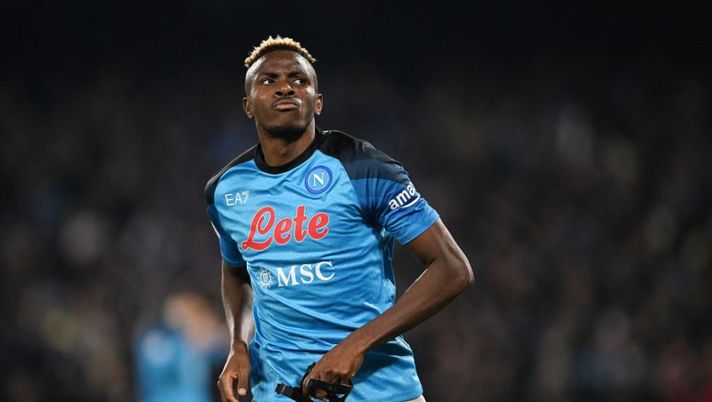NAPLES, ITALY - JANUARY 13: Victor Osimhen of SSC Napoli celebrates after scoring the 4-1 goal during the Serie A match between SSC Napoli_Juventus at Stadio Diego Armando Maradona on January 13, 2023 in Naples, Italy. (Photo by Francesco Pecoraro/Getty Images) Voti fantacalcio: Zielinski come Osimhen! Kvaratskhelia più di Elmas, Rui e Quagliarella - immagine 1