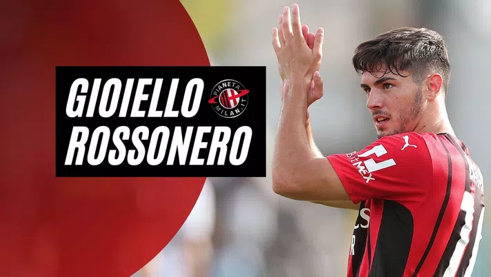 Brahim Díaz (attaccante AC Milan) ringrazia i tifosi rossoneri al termine di Spezia-Milan 1-2 (Serie A 2021-2022) | News (Getty Images)