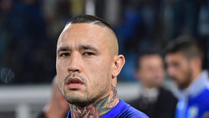 Nainggolan, la Gazzetta: “Spaventato dagli infortuni, porta via i pasti e le sigarette…” Nainggolan, la Gazzetta: “Spaventato dagli infortuni, porta via i pasti e le sigarette…” - immagine 1