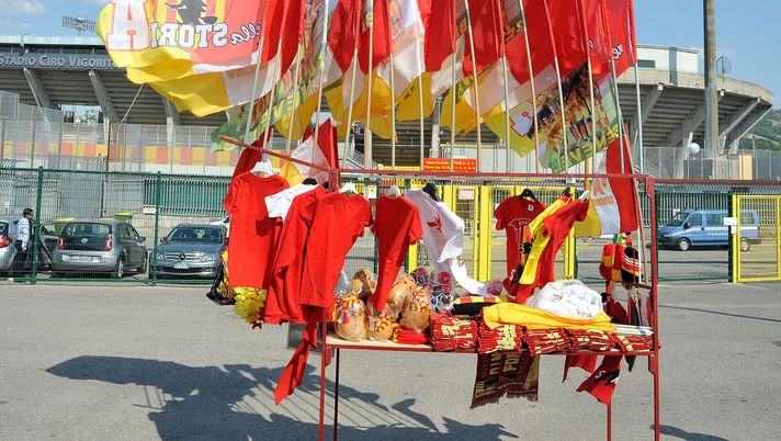 BENEVENTO, ITALY - AUGUST 26:  Scarves and flags are displayed for sale at a stall outside the stadium before the Serie A match between Benevento Calcio and Bologna FC at Stadio Ciro Vigorito on August 26, 2017 in Benevento, Italy.  (Photo by Francesco Pecoraro/Getty Images) 