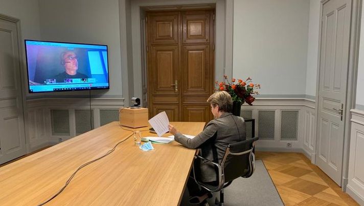 Il ministro dello sport Viola Amherd al lavoro Il ministro dello sport Viola Amherd al lavoro