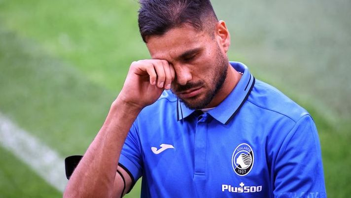 Atalanta's Argentine defender Jose Luis Palomino gestures during a walk-around at La Ceramica stadium in Vila-real on September 13, 2021, on the eve of their UEFA Champions League football match against Villarreal. (Photo by JOSE JORDAN / AFP) (Photo by JOSE JORDAN/AFP via Getty Images) ULTIM’ORA – Atalanta, infortunio anche per Palomino: l’esito degli esami e i tempi di recupero - immagine 1