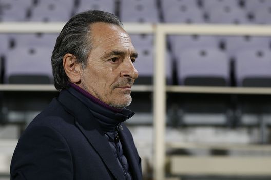 FLORENCE, ITALY - MARCH 03: Cesare Prandelli manager of ACF Fiorentina looks on during the Serie A match between ACF Fiorentina and AS Roma at Stadio Artemio Franchi on March 3, 2021 in Florence, Italy. (Photo by Gabriele Maltinti/Getty Images) FLORENCE, ITALY - MARCH 03: Cesare Prandelli manager of ACF Fiorentina looks on during the Serie A match between ACF Fiorentina and AS Roma at Stadio Artemio Franchi on March 3, 2021 in Florence, Italy. (Photo by Gabriele Maltinti/Getty Images)