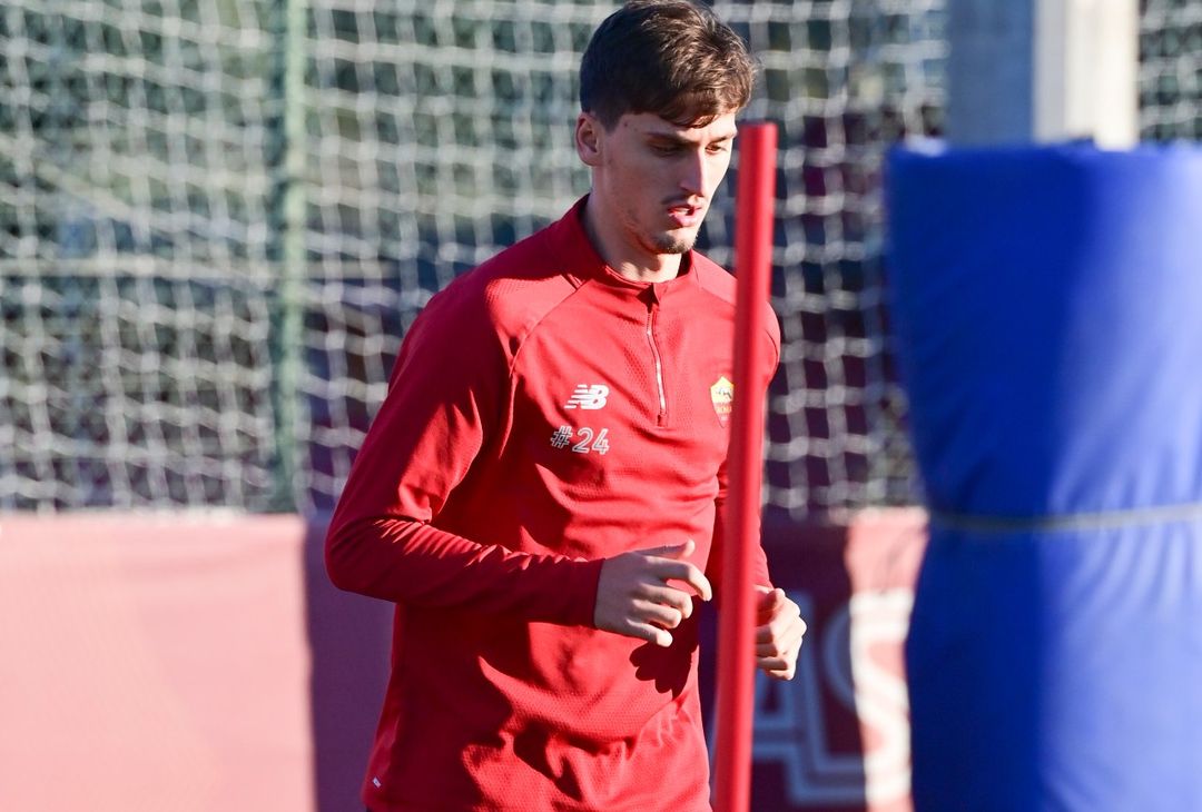 Mourinho respira: a Trigoria Pellegrini e Kumbulla in gruppo – FOTO GALLERY - immagine 31