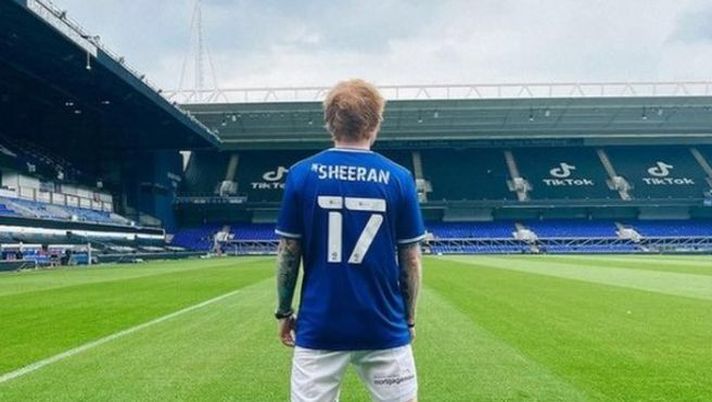 Ed Sheeran e Ipswich Town ancora insieme Ed Sheeran e Ipswich Town ancora insieme - immagine 1