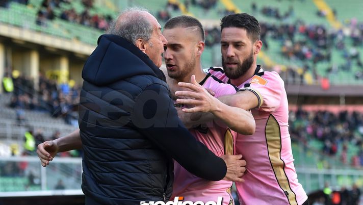 PALERMO, ITALY - MARCH 17: George Puscas (C) of Palermo celebrates with President Rino Foschi (L) and Andrea Rispoli after scoring his team third goal during the Serie B match between US Citta di Palermo and Carpi FC at Stadio Renzo Barbera on March 17, 2019 in Palermo, Italy. (Photo by Tullio M. Puglia/Getty Images) PALERMO, ITALY - MARCH 17: George Puscas (C) of Palermo celebrates with President Rino Foschi (L) and Andrea Rispoli after scoring his team third goal during the Serie B match between US Citta di Palermo and Carpi FC at Stadio Renzo Barbera on March 17, 2019 in Palermo, Italy. (Photo by Tullio M. Puglia/Getty Images)