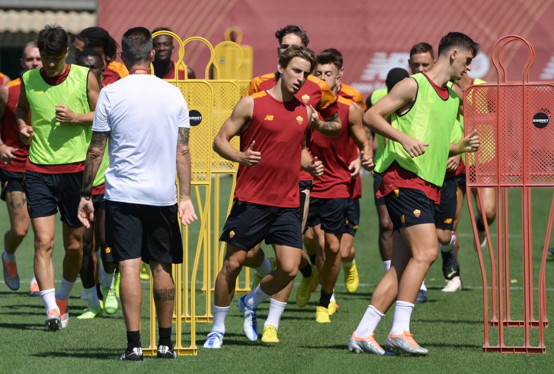 La rifinitura della Roma a Trigoria in vista della Salernitana – FOTO GALLERY - immagine 17