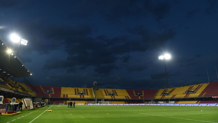 BENEVENTO, ITALY - JANUARY 03: General view inside of the stadium during the Serie A match between Benevento Calcio and AC Milan at Stadio Ciro Vigorito on January 03, 2021 in Benevento, Italy. Sporting stadiums around Italy remain under strict restrictions due to the Coronavirus Pandemic as Government social distancing laws prohibit fans inside venues resulting in games being played behind closed doors. (Photo by Francesco Pecoraro/Getty Images) BENEVENTO, ITALY - JANUARY 03: General view inside of the stadium during the Serie A match between Benevento Calcio and AC Milan at Stadio Ciro Vigorito on January 03, 2021 in Benevento, Italy. Sporting stadiums around Italy remain under strict restrictions due to the Coronavirus Pandemic as Government social distancing laws prohibit fans inside venues resulting in games being played behind closed doors. (Photo by Francesco Pecoraro/Getty Images)