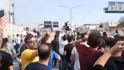 Tifosi del Napoli davanti al pullman: Forza Ragazzi Noi Ci Crediamo