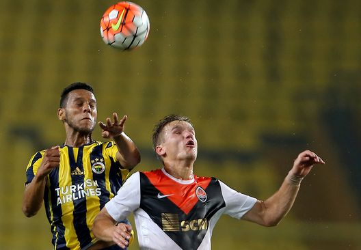  Josef De Souza (a sinistra) 