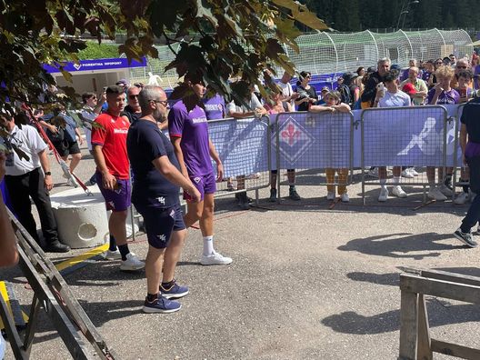 Fiorentina LIVE Moena 2022. Giorno 2: allenamento finito, scintille Nico-Sottil - immagine 5