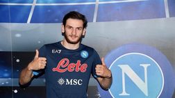 Il Napoli accoglie Kvaratskhelia a Castel Volturno: “Benvenuto a casa Khvicha!”