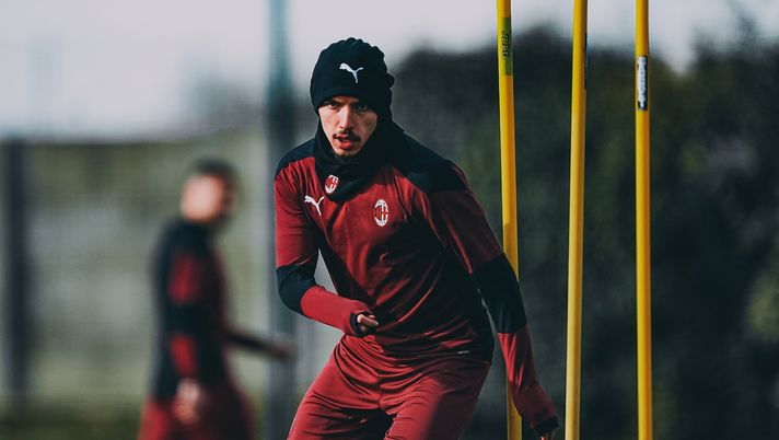 Ismael Bennacer, giocatore dell'AC Milan, in allenamento (acmilan.com) 