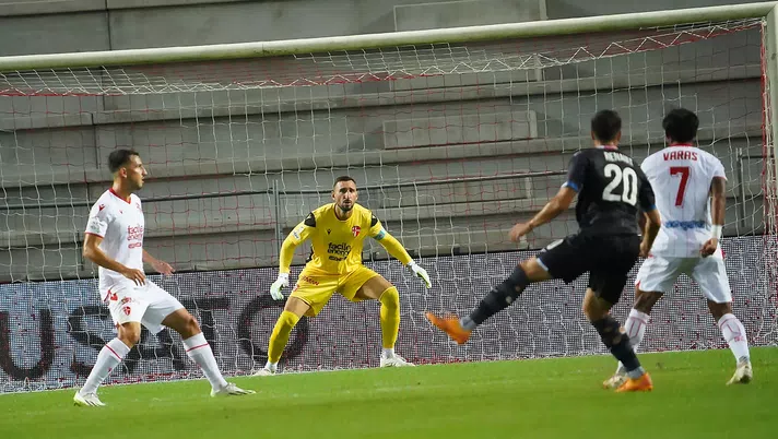 Pro Patria, Castelli racconta: “Che gioia il gol al Padova. Così ho ingannato Donnarumma dal dischetto…” - immagine 1
