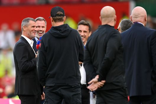 (Photo by Michael Regan/Getty Images) Sempre derby fra Man United e Liverpool, Gary Neville domanda, Carragher sentenzia: “Sciocchezze!”- immagine 2