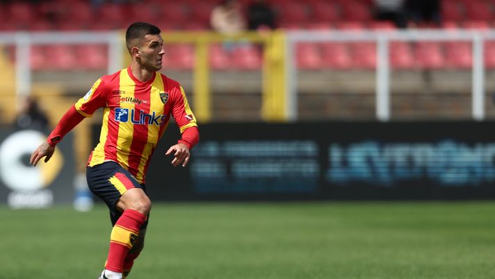 Lecce-Verona, formazioni ufficiali: Ceesay sfida Djuric. Strefezza e Blin dal 1’ - immagine 1