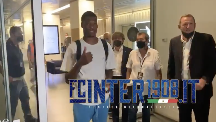 Inter, è il giorno di Dumfries: visite mediche e firma, poi il primo allenamento Inter, è il giorno di Dumfries: visite mediche e firma, poi il primo allenamento