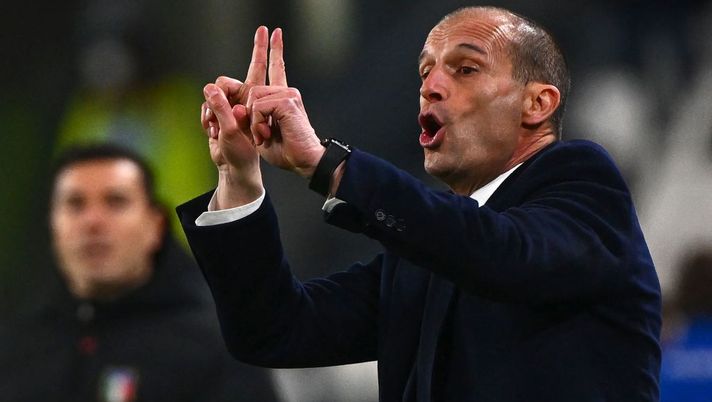 Juventus' Italian head coach Massimiliano Allegri gestures during the Italian Serie A football match between Juventus and Spezia at the Juventus stadium in Turin, on March 6, 2022. (Photo by MIGUEL MEDINA / AFP) (Photo by MIGUEL MEDINA/AFP via Getty Images) Allegri: “In cosa deve migliorare Kean, Morata, Rabiot, Dybala e sulla diffida di Vlahovic…” - immagine 1