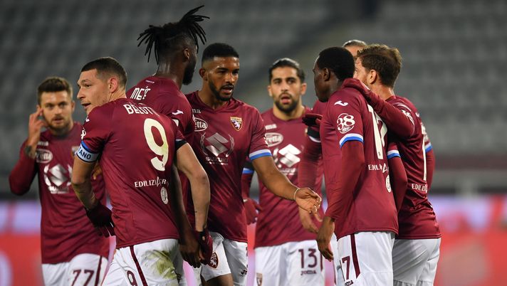 TURIN, ITALY - NOVEMBER 30: Andrea Belotti of Torino F.C. celebrates after scoring their team's first goal with his teammates during the Serie A match between Torino FC and UC Sampdoria at Stadio Olimpico di Torino on November 30, 2020 in Turin, Italy. Sporting stadiums around Italy remain under strict restrictions due to the Coronavirus Pandemic as Government social distancing laws prohibit fans inside venues resulting in games being played behind closed doors. (Photo by Valerio Pennicino/Getty Images) Lazio Torino belotti