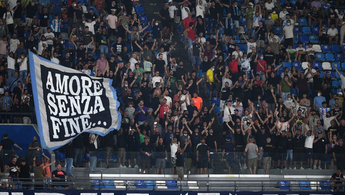 NAPLES, ITALY – AUGUST 22: SSC Napoli supporters during the Serie A match between SSC Napoli v Venezia FC at Stadio Diego Armando Maradona on August 22, 2021 in Naples, Italy. (Photo by Francesco Pecoraro/Getty Images)