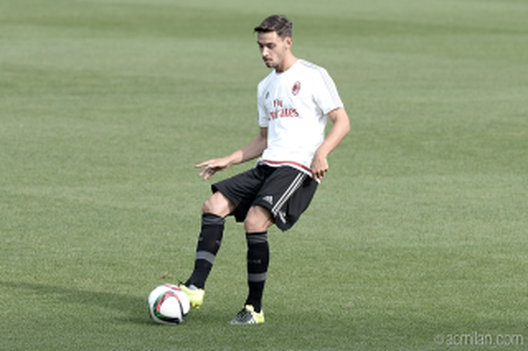 De Sciglio in allenamento, fonte foto acmilan.com De Sciglio in allenamento, fonte foto acmilan.com