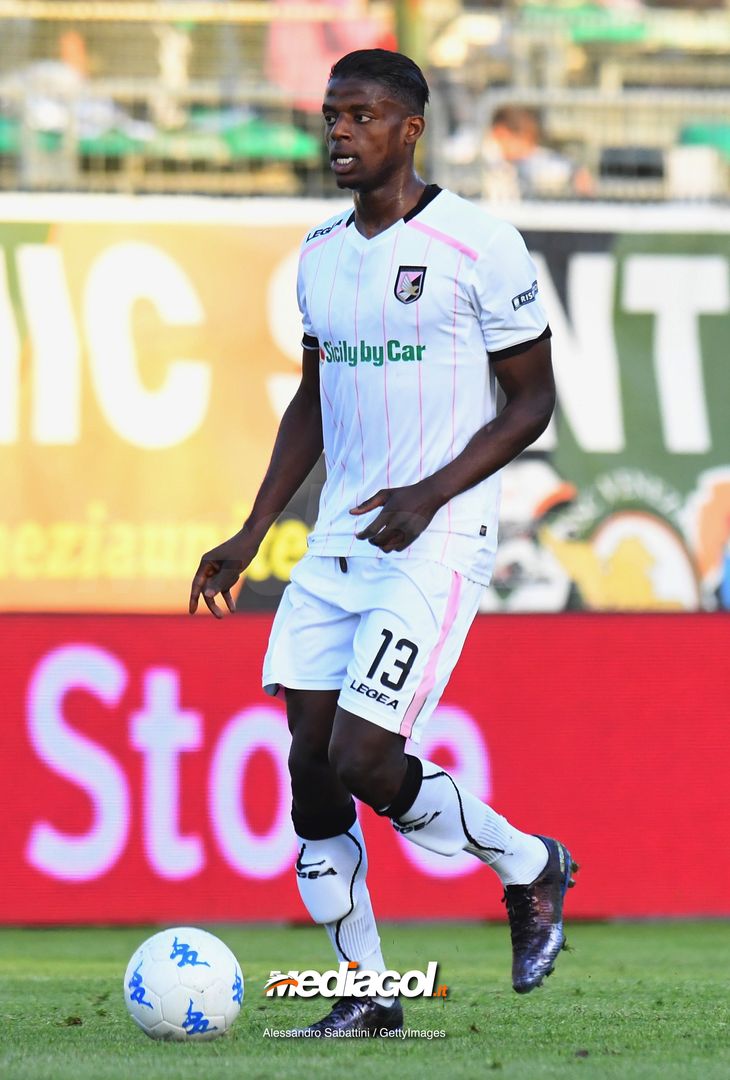  VENICE, ITALY - APRIL 27:  Eddy Gnahore of US Citta di Palermo in action during the serie B match between Venezia FC and US Citta di Palermo at Stadio Pier Luigi Penzo on April 27, 2018 in Venice, Italy.  (Photo by Alessandro Sabattini/Getty Images) 