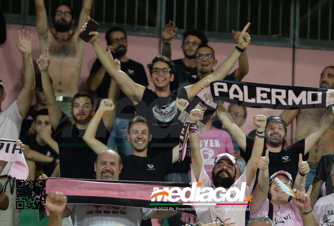 FOTOTIFO, Palermo-Genoa 1-0: i tifosi allo stadio “Renzo Barbera” (Gallery) - immagine 62
