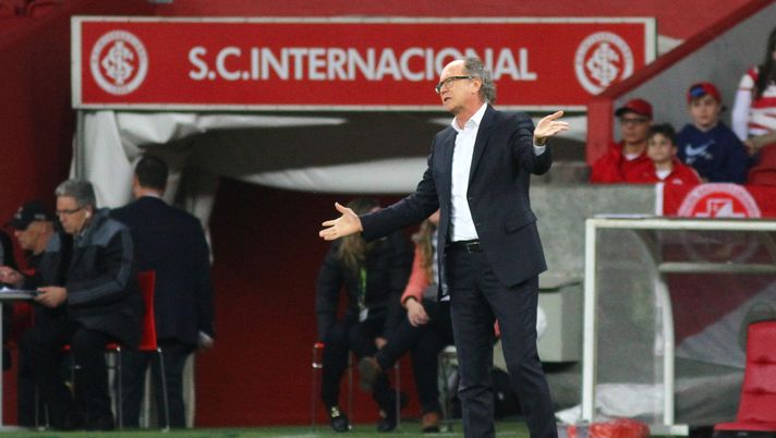 PORTO ALEGRE, BRAZIL - OCTOBER 03: Paulo Roberto Falcao coach of Sport during the match between Internacional and Sport as part of Brasileirao Series A 2015, at Estadio Beira-Rio on October 03, 2015, in Porto Alegre, Brazil. (Photo by Lucas Uebel/Getty Images) PORTO ALEGRE, BRAZIL - OCTOBER 03: Paulo Roberto Falcao coach of Sport during the match between Internacional and Sport as part of Brasileirao Series A 2015, at Estadio Beira-Rio on October 03, 2015, in Porto Alegre, Brazil. (Photo by Lucas Uebel/Getty Images)
