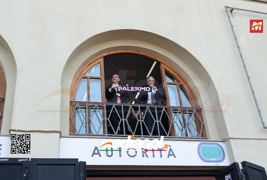 FOTO PALERMO AL CITY GROUP: MIRRI, SORIANO E L’ABBRACCIO DEI TIFOSI (GALLERY) - immagine 3