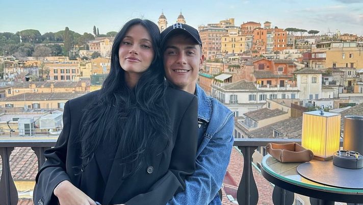 Dybala, scatto romantico con Oriana. I tifosi: “Ora facci un gol al derby” – FOTO - immagine 1