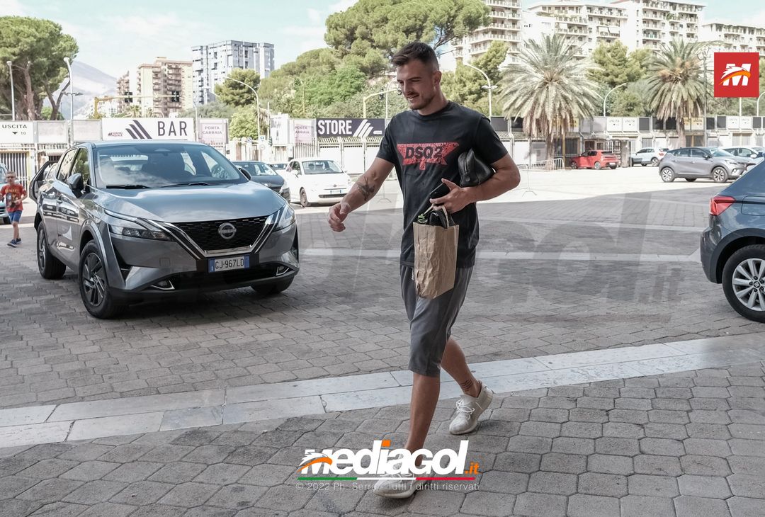 FOTO Palermo, verso la Reggina: i rosanero di Corini si radunano al Barbera (GALLERY) - immagine 6