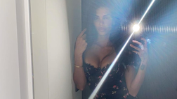 Lady Djordjevic, il selfie strega tutto il web. Jovana fa impazzire i suoi fan con un look super sexy
