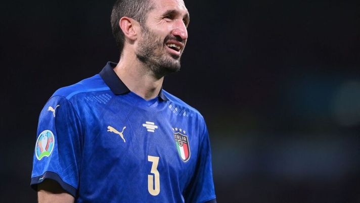 Italy's defender Giorgio Chiellini reacts during the UEFA EURO 2020 semi-final football match between Italy and Spain at Wembley Stadium in London on July 6, 2021. (Photo by Laurence Griffiths / POOL / AFP) (Photo by LAURENCE GRIFFITHS/POOL/AFP via Getty Images) The Athletic: “Chiellini ha ricevuto la prima proposta, ecco il club che lo vuole” - immagine 1