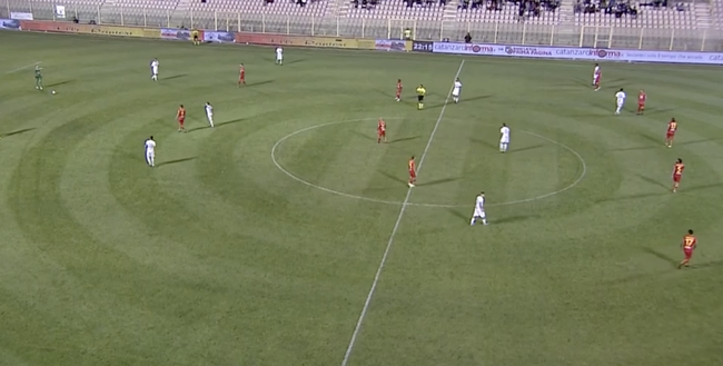 Russini spinge il Catania, Carlini pareggia per il Catanzaro ma arbitro non all’altezza Russini spinge il Catania, Carlini pareggia per il Catanzaro ma arbitro non all’altezza