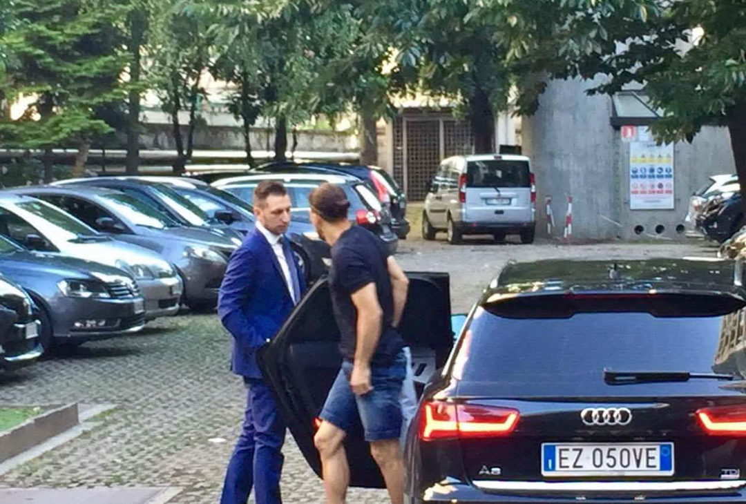 FOTO PM – L’arrivo di Ricardo Rodriguez alla clinica “La Madonnina” - immagine 3