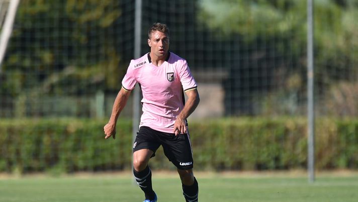 PALERMO, ITALY - JULY 30:  Thiago Cionek of Palermo in action during a friendly match between US Citta' di Palermo and Monreale at Carmelo Onorato training center on July 30, 2017 in Palermo, Italy.  (Photo by Tullio M. Puglia/Getty Images) 