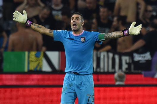  Sorrentino in azione con la maglia del Palermo 