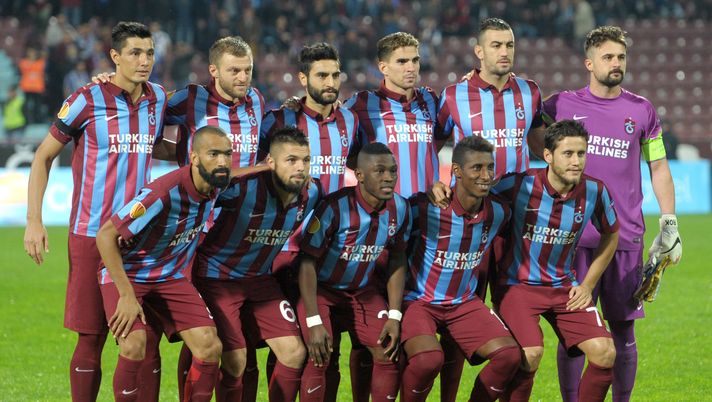 TRABZON,TURKEY - OCTOBER 2: Trabzonspor AS players pose for a team photo before the UEFA Europa League Group L match between Trabzonspor AS and Legia Warszawa at the Hüseyin Avni Aker Stadium on October 2, 2014 in Trabzon,Turkey. (Photo by EuroFootball/Getty Images) 