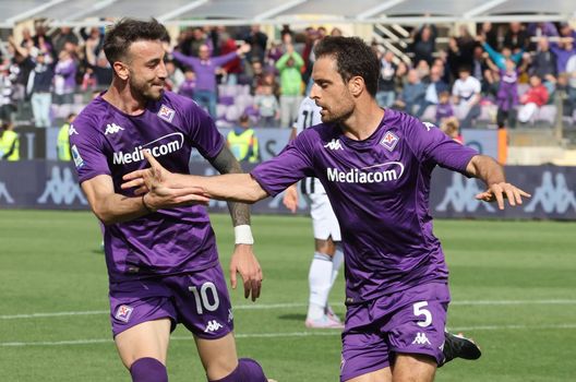 GERMOGLI PH: 14 MAGGIO 2023 FIRENZE STADIO ARTEMIO FRANCHI CAMPIONATO SERIE A FIORENTINA VS UDINESENELLA FOTO ESULTANZA GOL BONAVENTURA CASTROVILLI La formazione ufficiale: ecco chi vince il ballottaggio a centrocampo- immagine 2