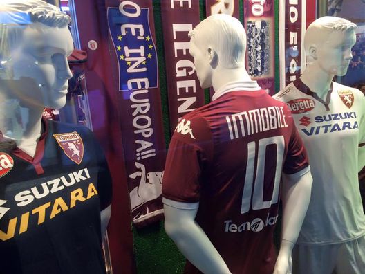 La maglietta di Ciro Immobile (foto Granata Store) La maglietta di Ciro Immobile (foto Granata Store)