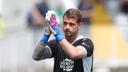 LA SPEZIA, ITALY - MAY 08: Ivan Provedel goalkeeper of Spezia Calcio greets the fans after during the Serie A match between Spezia Calcio and Atalanta BC at Stadio Alberto Picco on May 8, 2022 in La Spezia, Italy. (Photo by Gabriele Maltinti/Getty Images)