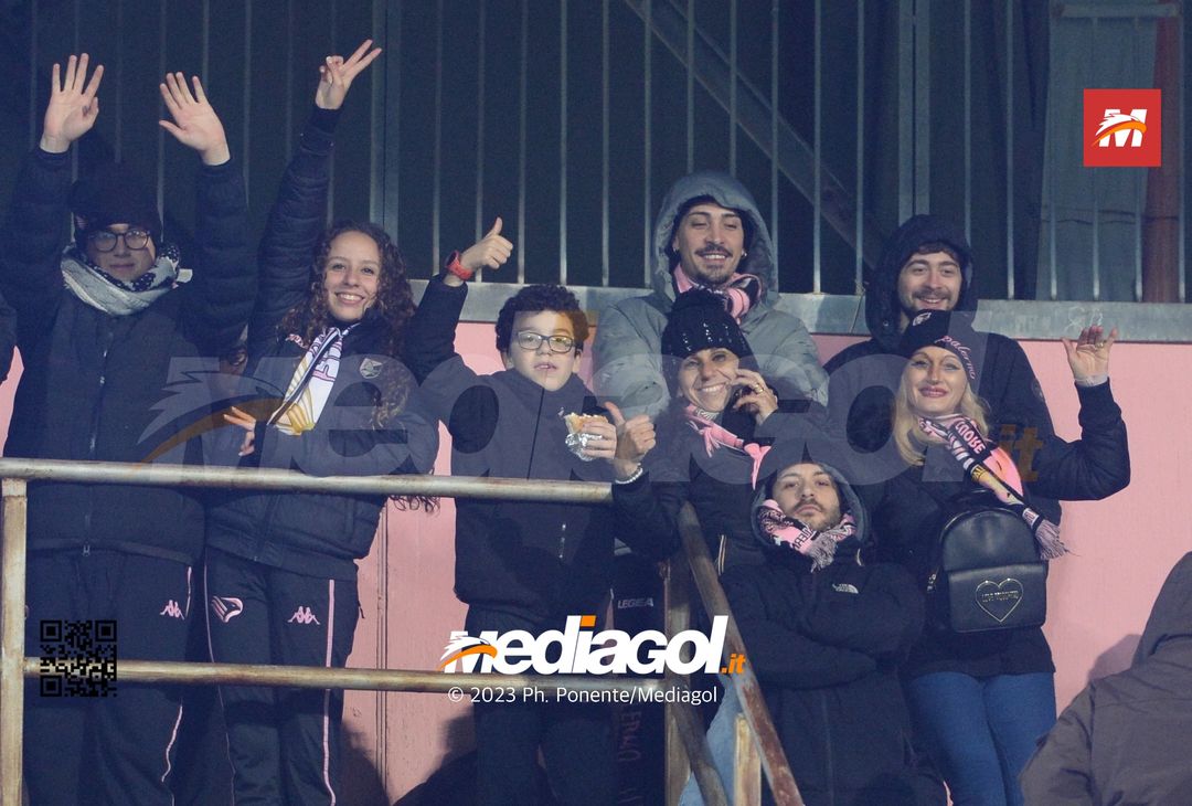 FOTOTIFO Palermo-Ternana 0-0, gli scatti ai tifosi al “Renzo Barbera” (Gallery) - immagine 15