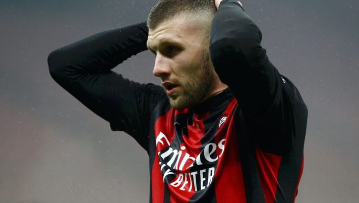 MILAN, ITALY - DECEMBER 23: Ante Rebic of AC Milan reacts during the Serie A match between AC Milan and SS Lazio at Stadio Giuseppe Meazza on December 23, 2020 in Milan, Italy. Sporting stadiums around Italy remain under strict restrictions due to the Coronavirus Pandemic as Government social distancing laws prohibit fans inside venues resulting in games being played behind closed doors. (Photo by Marco Luzzani/Getty Images) Milan, sprazzi di vero Rebic: non fate questo errore per gli scambi e l’asta - immagine 1