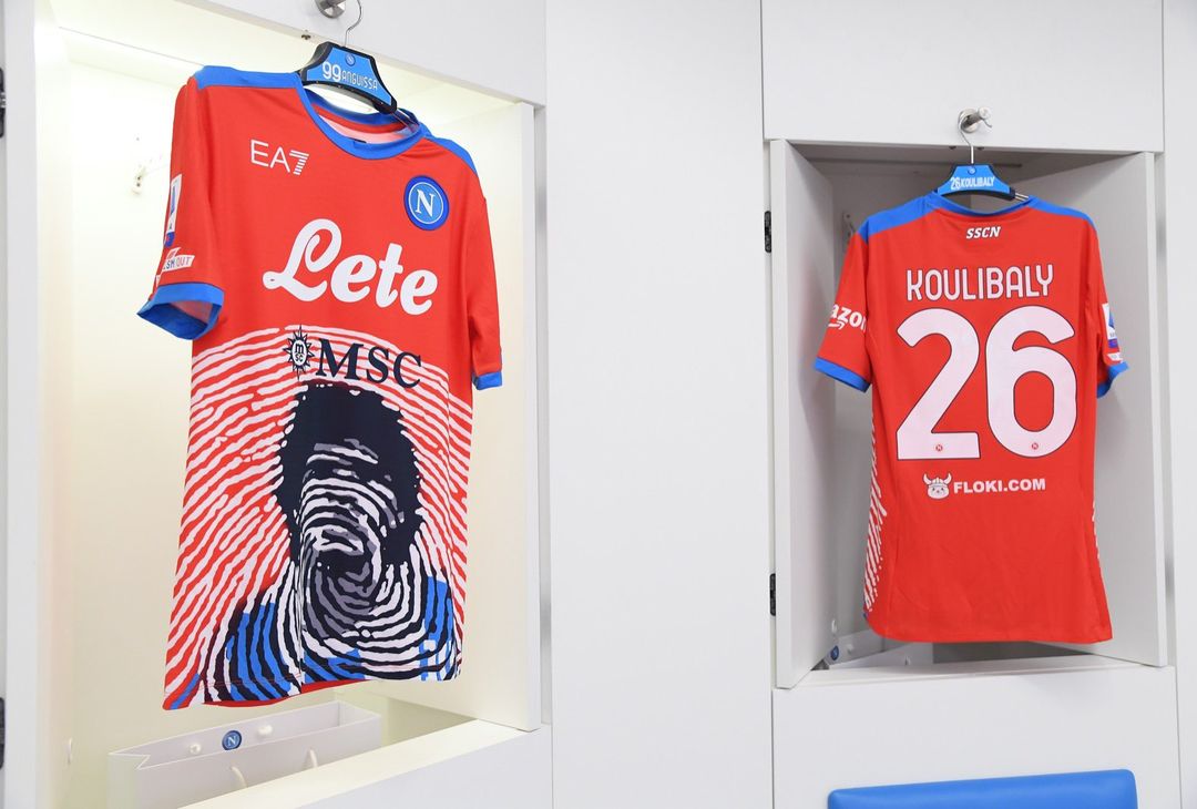 FOTO Dallo spogliatoio del Maradona il Napoli mostra la t-shirt Special Edition - immagine 2