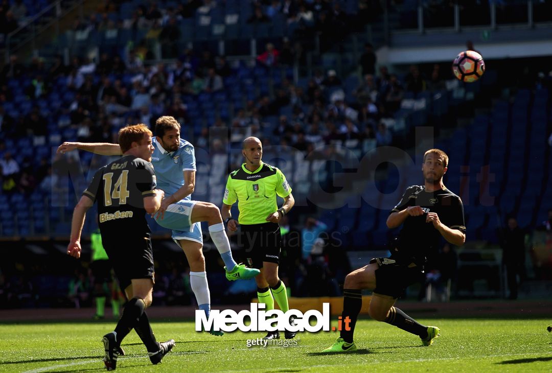  ROME, ITALY - APRIL 23:  Senad Lulic of SS Lazio kicks the ball during the Serie A match between SS Lazio and US Citta di Palermo at Stadio Olimpico on April 23, 2017 in Rome, Italy.  (Photo by Paolo Bruno/Getty Images) 