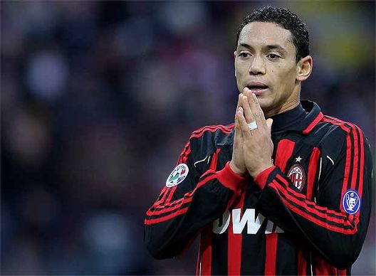  Ricardo Oliveira: disastrosa la sua stagione rossonera, nel 2006-2007 