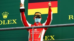 Schumacher sul podio a Monza: il cuore rosso Ferrari batte forte sul web…