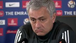 Mourinho ‘massacra’ de Boer: “Parla lui, il peggiore della storia. Può insegnare come si perde”