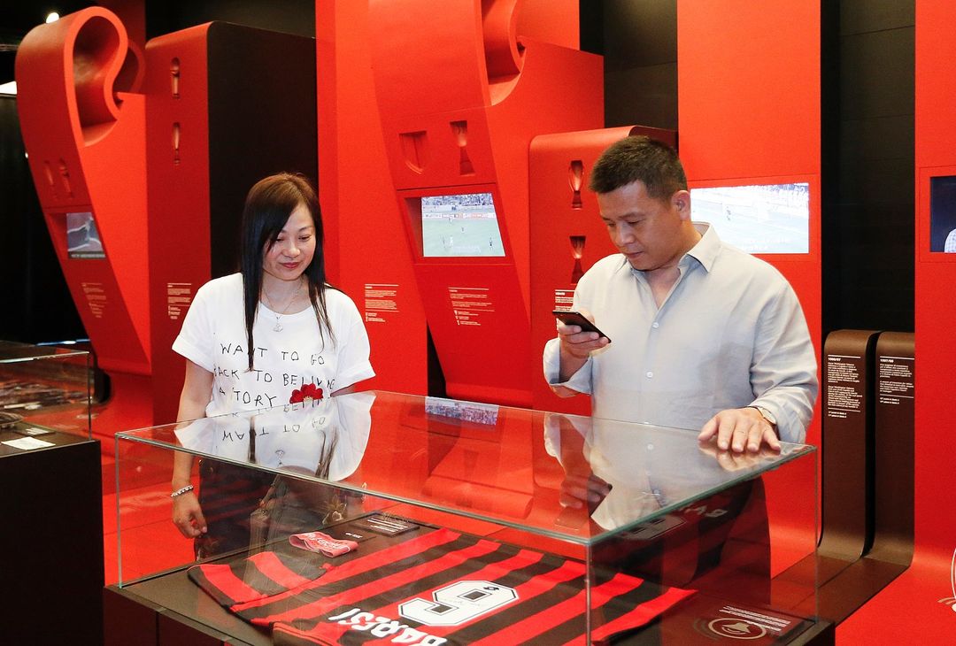 GALLERY – Yonghong Li in visita a Casa Milan - immagine 5